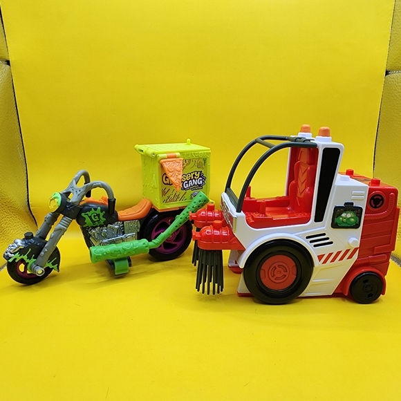moose toys Other - Grossery Gang Clean Team Street Sweeper & Motorbike S3